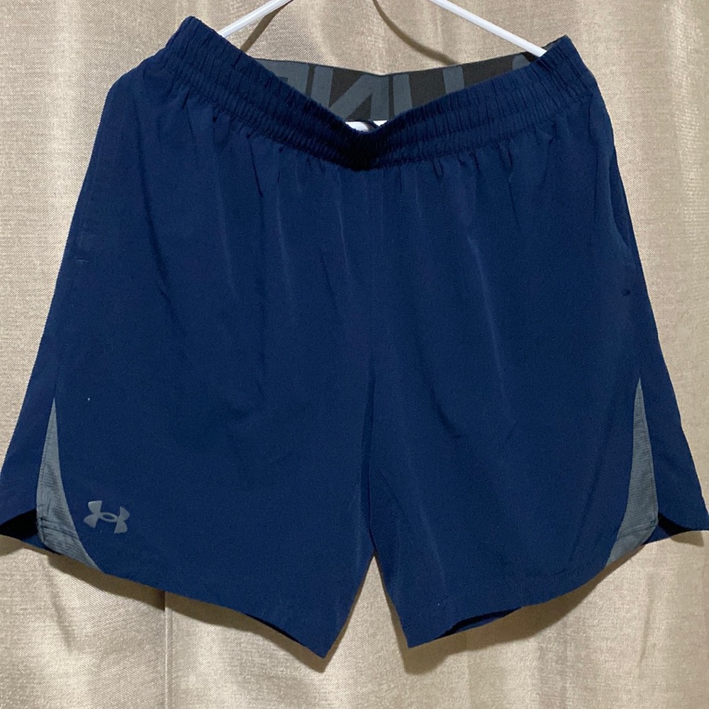 Under Armour mens shorts 7”